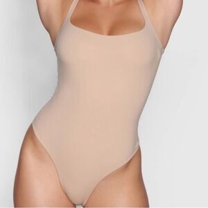 NEW skims fits everybody  Square  neck body size 2X